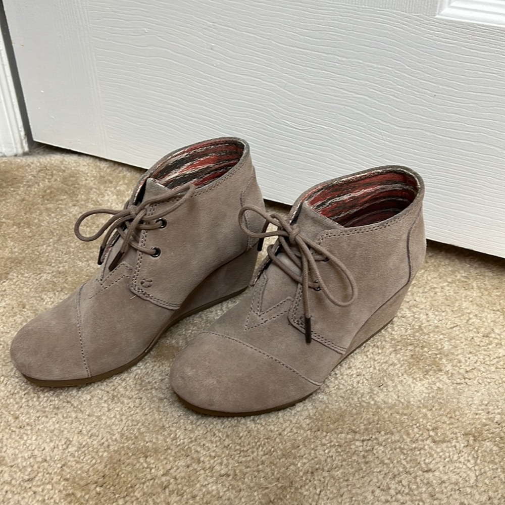 Toms Suede Booties